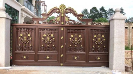 鋁藝大門(mén)中鋁具有的優(yōu)勢(shì)