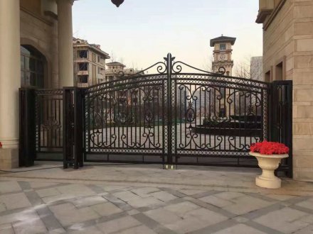 如何選擇什么樣的鐵藝大門