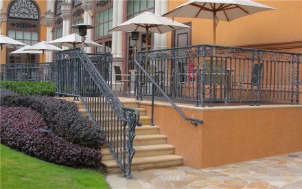 新余鋁藝圍欄護欄訂做-安誠護欄廠家